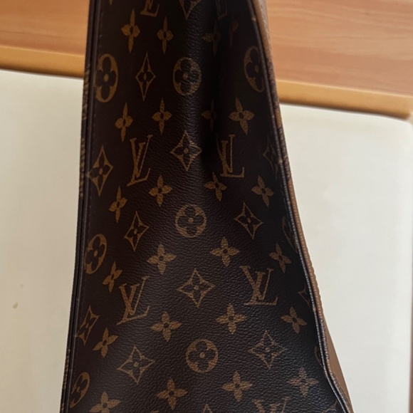 Authentic Louis Vuitton On the Go GM Tote - Like New - Picture 7 of 16